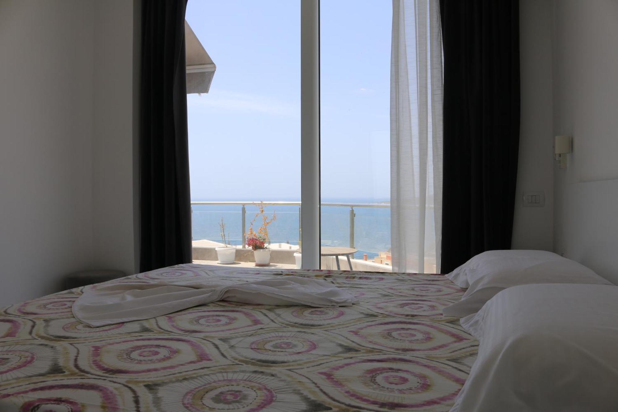 Infinity Sea View Penthouse Apartment Sarande Bagian luar foto